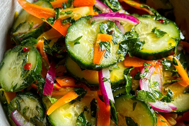 Cooking process for Fresh Cucumber Carrot Salad