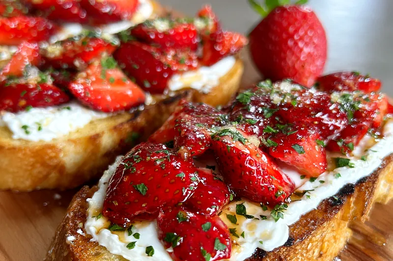Cooking process for Roasted Strawberry Ricotta Toast